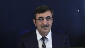 Cumhurbaşkanı Yardımcısı Yılmaz, Özgür Özel'e yumruklu saldırıyı kınadı