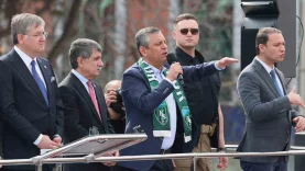 Özgür Özel Kocaeli'de partisinin mitinginde konuştu